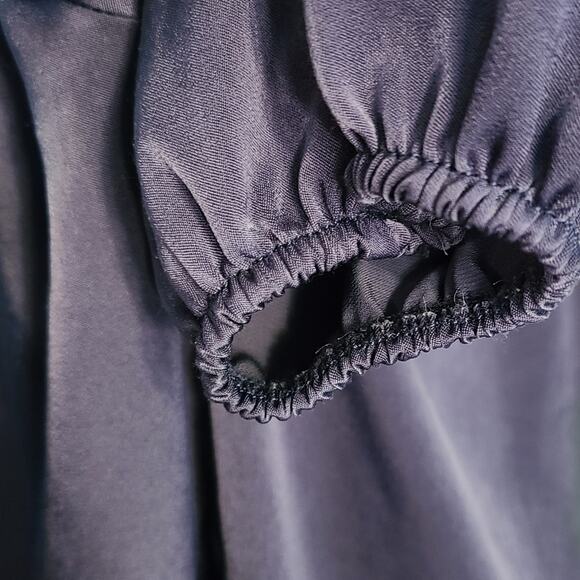 Blue silky/satiny top size medium Miami - Picture 3 of 10